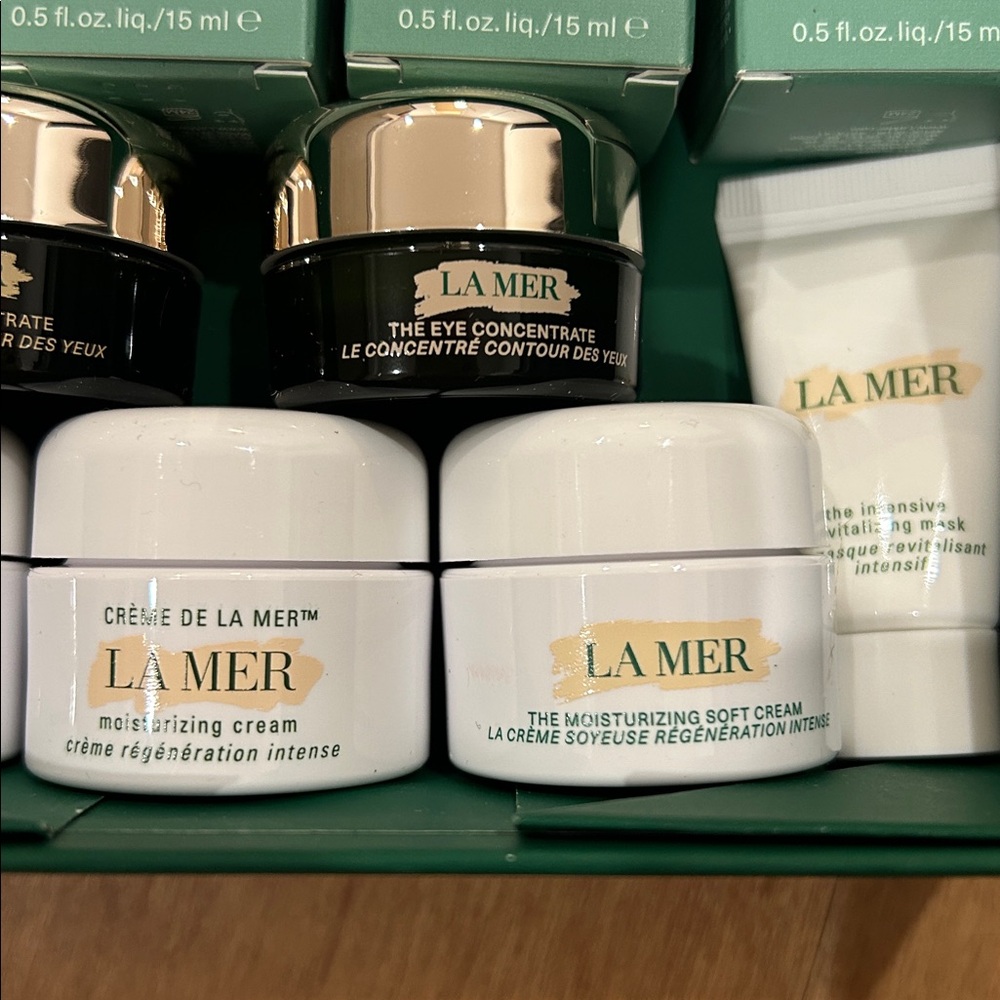 La Mer Moisturizer Collection - Picture 6 of 7